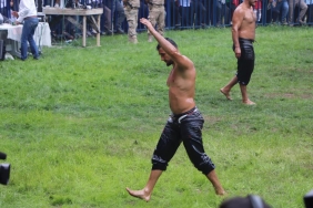 16. Kunduz Yağlı Güreşleri’nin başpehlivanı Mustafa Taş oldu 8 16-kunduz-yagli-gureslerinin-baspehlivani-mustafa-tas-oldu-W3QVIllk.jpg