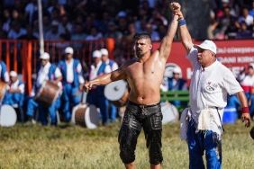 661. Tarihi Kırkpınar Yağlı Güreşleri'nde Başpehlivan Cengizhan Şimşek oldu 2 661-tarihi-kirkpinar-yagli-gureslerinde-baspehlivan-cengizhan-simsek-oldu-vnQJEADh.jpg