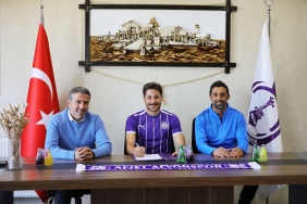 Afyonspor, İsmail Hakkı Doğan ile 3 yıllığına el sıkıştı 6 afyonspor-ismail-hakki-dogan-ile-3-yilligina-el-sikisti-uJF3ki4r.jpg