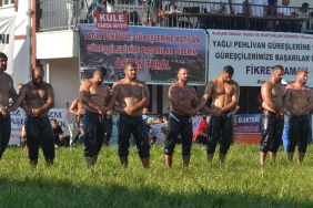Alaçam güreşlerinde başpehlivanlığı Orhan Okulu kazandı 4 alacam-gureslerinde-baspehlivanligi-orhan-okulu-kazandi-kZePZARG.jpg