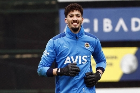 Altay Bayındır: Sahada her şeyimizi vermemiz gerekiyor 2 altay-bayindir-sahada-her-seyimizi-vermemiz-gerekiyor-IHWzk1BH.jpg