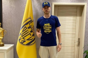 ankaragucu-uros-radakovic-ile-11-yillik-sozlesme-imzaladi-xZvrTJzq.jpeg