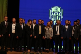 Ankaragücü’nde Başkan Faruk Koca güven tazeledi 12 ankaragucunde-baskan-faruk-koca-guven-tazeledi-DHOlGVBF.jpg