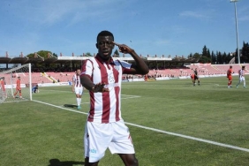 Bandırmaspor'un yıldızı Phılıppe Keny transferin gözdesi 1 bandirmasporun-yildizi-philippe-keny-transferin-gozdesi-4uZEu9Ej.jpg