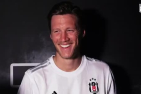 besiktas-iste-wout-weghorstun-ilk-sozleri-cUyvmr1O.jpg