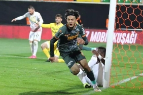 Beşiktaş Tayfur Bingöl için girişimlere başladı 4 besiktas-tayfur-bingol-icin-girisimlere-basladi-xVHechvt.jpg