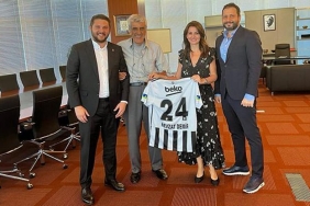 Beşiktaşlı yöneticilerden Nevzat Demir'e ziyaret 2 besiktasli-yoneticilerden-nevzat-demire-ziyaret-dLJRyF1x.jpg