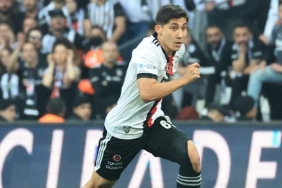 Beşiktaş'ta Emirhan İlkhan krizi! Taraftardan istifa daveti 4 besiktasta-emirhan-ilkhan-krizi-taraftardan-istifa-daveti-y5phX4P1.jpg