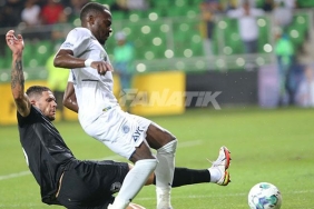 Bright Osayi-Samuel: Bugün herkes iyi bir günündeydi 2 bright-osayi-samuel-bugun-herkes-iyi-bir-gunundeydi-W2tVWUlS.jpg