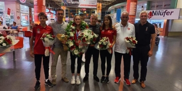 bursa-yuzme-sk-sporcularindan-polonyada-buyuk-basari-v9gF4tSt.jpg