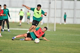 Bursaspor’da maç antrenmanı devam ediyor 2 bursasporda-mac-antrenmani-devam-ediyor-hzaxOimA.jpg