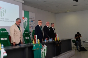 Bursaspor’un borcu 1 milyar 3 milyon 274 bin 137 TL olarak açıklandı 2 bursasporun-borcu-1-milyar-3-milyon-274-bin-137-tl-olarak-aciklandi-BkLLh7Va.jpg