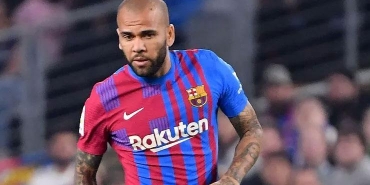 dani-alves-barcelona-kulup-icin-tarih-yazan-insanlari-umursamiyor-XgYhYVKv.jpg