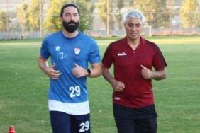 Elazığspor'un 39 yaşındaki kaptanı Yiğitcan, yıllara meydan okuyor 1 elazigsporun-39-yasindaki-kaptani-yigitcan-yillara-meydan-okuyor-ahGydhB2.jpg
