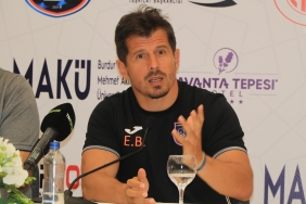 Emre Belözoğlu: Ülke futbolunu en iyi şekilde temsil edeceğiz 4 emre-belozoglu-ulke-futbolunu-en-iyi-sekilde-temsil-edecegiz-9hGPXg1Y.jpg