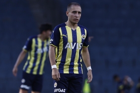 emre-mor-turkiyede-oynamak-istedigim-tek-takim-fenerbahceydi-fgEQgwyr.jpg