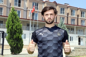 Emre Toptan, 1 yıl daha Nazilli Belediyespor'da 1 emre-toptan-1-yil-daha-nazilli-belediyesporda-a7eVqnIJ.jpg