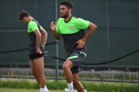 Eski Bursasporlu Cüneyt Köz, Avrupa’nın da radarında 5 eski-bursasporlu-cuneyt-koz-avrupanin-da-radarinda-J1qkcB1E.jpg