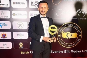 Eski milli kickboksçu Mehmet Enlioğlu'na sosyal medya ödülü 5 eski-milli-kickbokscu-mehmet-enliogluna-sosyal-medya-odulu-BuDMzgpr.jpg