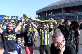 Fenerbahçeli taraftarlar, Dinamo Kiev maçında takımlarını yalnız bırakmadı 6 fenerbahceli-taraftarlar-dinamo-kiev-macinda-takimlarini-yalniz-birakmadi-LUZldvq6.jpg