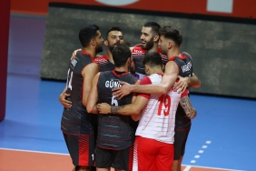 Filenin Efeleri, hazırlık maçında Estonya'yı yendi 3 filenin-efeleri-hazirlik-macinda-estonyayi-yendi-75ucf2XK.jpg
