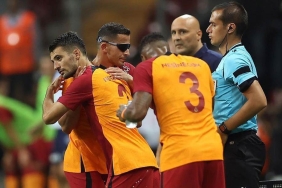 Galatasaray'da Leo Dubois, Fiorentina maçında devam edemedi! 1 galatasarayda-leo-dubois-fiorentina-macinda-devam-edemedi-28zlIy73.jpg