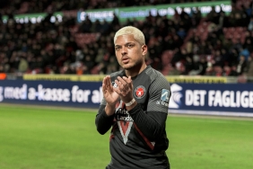 Galatasaray'da son dakika orta saha operasyonu! Evander... 2 galatasarayda-son-dakika-orta-saha-operasyonu-evander-YGdehHVQ.jpg