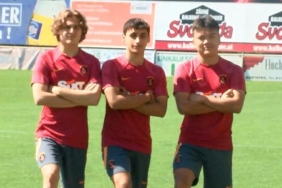Galatasaray'ın gençleri, Okan Buruk'un güvenini boşa çıkartmak istemiyor 4 galatasarayin-gencleri-okan-burukun-guvenini-bosa-cikartmak-istemiyor-X4eKZbZj.jpg