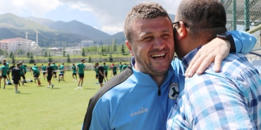hakan-kelese-22-yillik-eldiven-surprizi-waObxtDl.jpg
