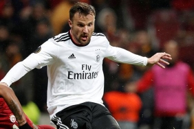 Haris Seferovic kimdir, kaç yaşında? Haris Seferovic nereli, hangi takımlarda oynadı, kaç gol attı? 3 haris-seferovic-kimdir-kac-yasinda-haris-seferovic-nereli-hangi-takimlarda-oynadi-kac-gol-atti-nXZfCi21.jpg