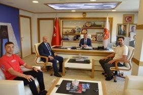 Kemal Muhsin Şahin: Hedefim şampiyon olarak bayrağımızı göndere çektirmek 5 kemal-muhsin-sahin-hedefim-sampiyon-olarak-bayragimizi-gondere-cektirmek-1OlTJeK1.jpg