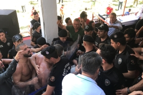 Kırkpınar’da gergin anlar ortalık bir anda karıştı! 3 kirkpinarda-gergin-anlar-ortalik-bir-anda-karisti-DebmhPQx.jpg