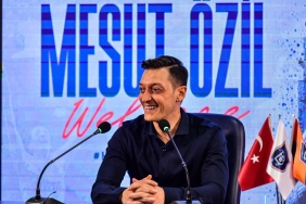 Mesut Özil'in imzası sonrası ortaya çıktı! Fenerbahçe ve Premier Lig detayı 9 mesut-ozilin-imzasi-sonrasi-ortaya-cikti-fenerbahce-ve-premier-lig-detayi-yaI5Yaj2.jpg