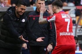 Nuri Şahin'den Doğukan Sinik'e: Daha iyisini başaracağından hiç şüphem yok 4 nuri-sahinden-dogukan-sinike-daha-iyisini-basaracagindan-hic-suphem-yok-ZUpdUUOD.jpg