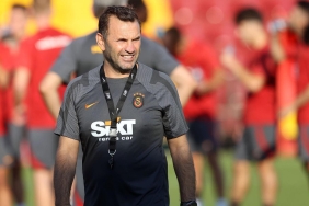 Okan Buruk: Hem kendimiz mutlu olacağız hem taraftarımızı mutlu edeceğiz 2 okan-buruk-hem-kendimiz-mutlu-olacagiz-hem-taraftarimizi-mutlu-edecegiz-JPESMdgm.jpg