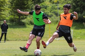 Samsunspor’da gidenlerin sayısı 12’ye yükseldi 4 samsunsporda-gidenlerin-sayisi-12ye-yukseldi-GYGFB7k6.jpg