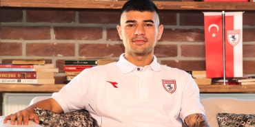 Samsunspor'lu Ali Ülgen: En büyük hedefim Samsunspor’da şampiyonluk yaşamak 2 samsunsporlu-ali-ulgen-en-buyuk-hedefim-samsunsporda-sampiyonluk-yasamak-vbwxqNf1.jpg