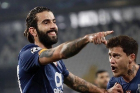 Sergio Oliveira kimdir, kaç yaşında? Galatasaray ilk yabancı transferini bitiriyor 4 sergio-oliveira-kimdir-kac-yasinda-galatasaray-ilk-yabanci-transferini-bitiriyor-xhxglUUb.jpg