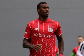 Son dakika! Antalyaspor, Haji Wright ile anlaşmaya vardı 2 son-dakika-antalyaspor-haji-wright-ile-anlasmaya-vardi-tcsw1mG2.jpg