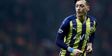 son-dakika-basaksehir-mesut-ozil-transferini-resmen-acikladi-rE9kGMkV.jpg