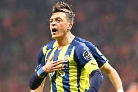 son-dakika-basaksehir-paylasim-geldi-mesut-ozil-aws25gdL.jpg