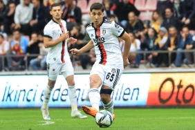 son-dakika-besiktasta-emirhan-ilkhandan-transfer-aciklamasi-vJBPL5Cg.jpg