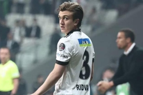 Son dakika! Rıdvan Yılmaz'ın Eintracht Frankfurt'a transferi iptal oldu 3 son-dakika-ridvan-yilmazin-eintracht-frankfurta-transferi-iptal-oldu-V7lwGmcz.jpg