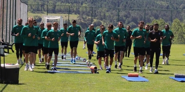 spor-toto-1-ligin-yeni-ekibi-sakaryaspor-sezona-hazirlaniyor-XQmHYUDa.jpg