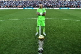 Trabzonspor'da Uğurcan Çakır için zaman daralıyor! 4 trabzonsporda-ugurcan-cakir-icin-zaman-daraliyor-hAdQrTwt.jpg