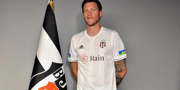 wout-weghorsttan-besiktas-taraftarina-ovgu-dolu-sozler-EVucxrEy.jpg