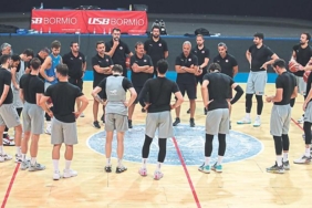 12 Dev Adam sahne alıyor 81 12-dev-adam-sahne-aliyor-6fJsiBq2.jpg