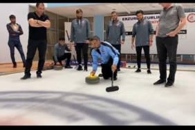 24Erzincanspor Teknik Direktörü Ümit Karan, yardımcılarıyla birlikte curling oynadı 4 24erzincanspor-teknik-direktoru-umit-karan-yardimcilariyla-birlikte-curling-oynadi-q7yHMs3w.jpg