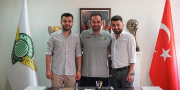 akhisarspor-theofanis-gekasla-5-yillik-sozlesme-imzaladi-yXTPYPir.jpg