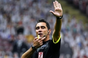 Alanyaspor - Beşiktaş maçının VAR'ı Koray Gençerler 10 alanyaspor-besiktas-macinin-vari-koray-gencerler-RQYDNHpg.jpg